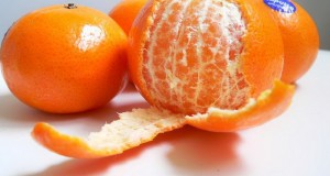 Не ја фрлајте кората од мандарина – може да ве спаси од кашлица и болести