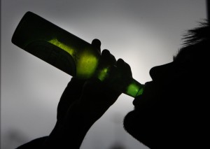 Alcohol-promotes-unsafe-sex-300x213