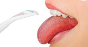 За да сте здрави чистете го јазикот секој ден – упатство