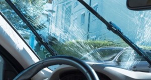 Teчноста за миење на стаклата во автомобилот може да е смртоносна